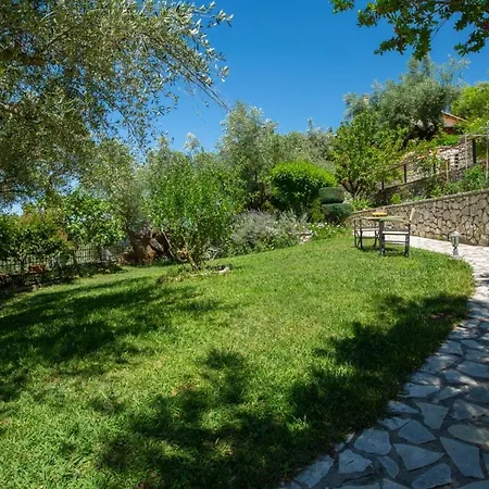 Evridiki's * Áyios Nikítas